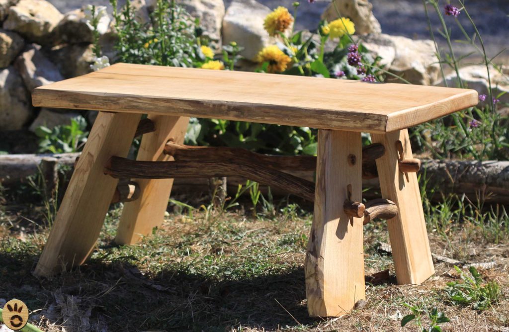 table basse en bois de châtaignier